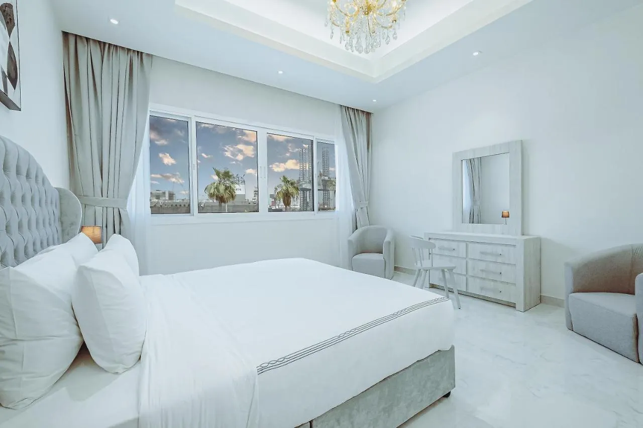 Luxury Modern White Villa On Island 9,500 Sqft Dubai 0*,
