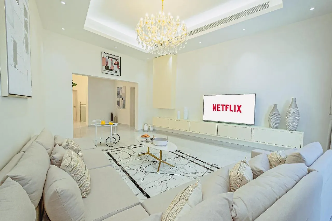 Luxury Modern White Villa On Island 9,500 Sqft Dubai Emirati Arabi Uniti